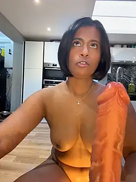 Snapshot of RoseMelanie chatting on April 8, 2026, 6:42 pm RoseMelanie online show from April 8, 2026, 6:42 pm