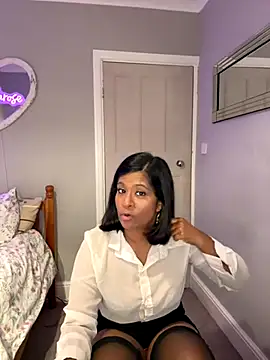 Snapshot of RoseMelanie chatting on November 16, 2025, 7:57 am RoseMelanie online show from November 16, 2025, 7:57 am