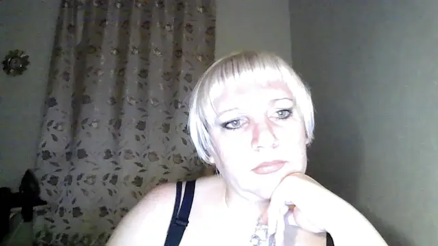 MeilomaWesa online show from October 21, 2025, 9:25 pm