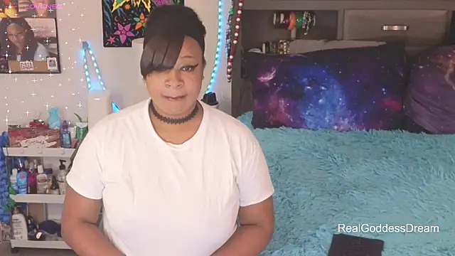 temptressbeauty24 online show from February 6, 2026, 5:03 am