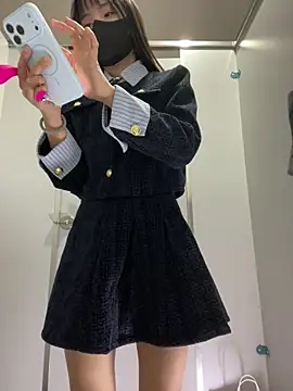 Asia-Lynn online show from November 26, 2025, 10:48 am