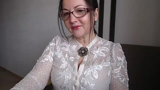 Alma44 online show from November 7, 2025, 8:52 am