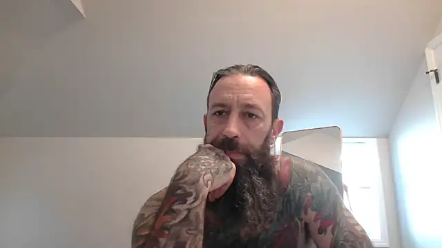 Snapshot of StevenRiseNYC chatting on May 20, 2026, 11:29 am StevenRiseNYC online show from May 20, 2026, 11:29 am