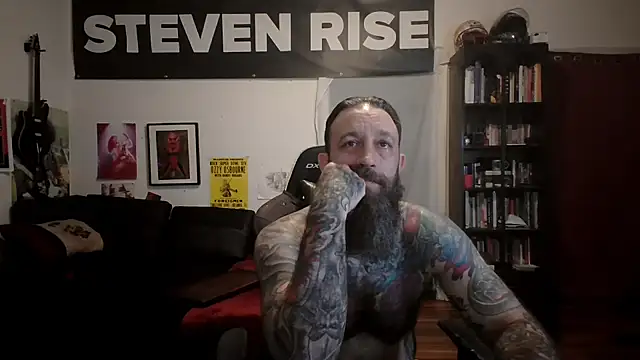 Snapshot of StevenRiseNYC chatting on May 7, 2026, 12:26 am StevenRiseNYC online show from May 7, 2026, 12:26 am