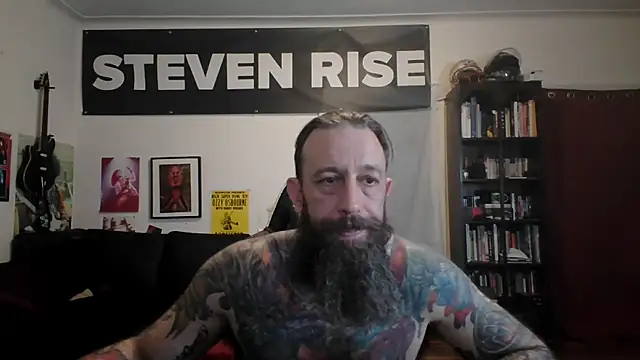 Snapshot of StevenRiseNYC chatting on May 9, 2026, 12:03 am StevenRiseNYC online show from May 9, 2026, 12:03 am