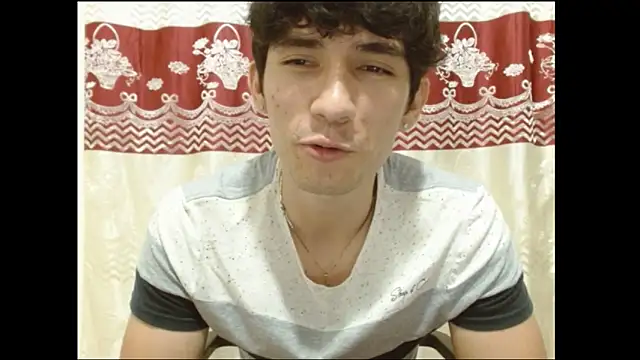 Snapshot of ChicoMaloFfF chatting on November 22, 2025, 1:04 am ChicoMaloFfF online show from November 22, 2025, 1:04 am