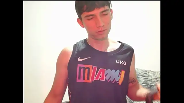 Snapshot of ChicoMaloFfF chatting on February 21, 2026, 2:35 am ChicoMaloFfF online show from February 21, 2026, 2:35 am