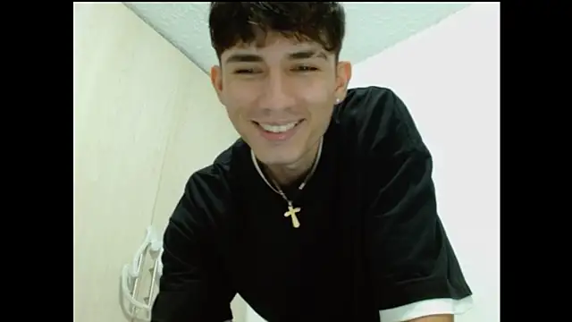 Snapshot of ChicoMaloFfF chatting on September 22, 2025, 9:43 pm ChicoMaloFfF online show from September 22, 2025, 9:43 pm