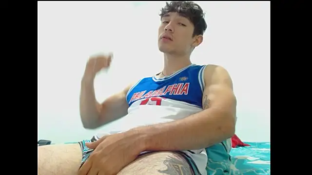 Snapshot of ChicoMaloFfF chatting on October 25, 2025, 10:43 pm ChicoMaloFfF online show from October 25, 2025, 10:43 pm