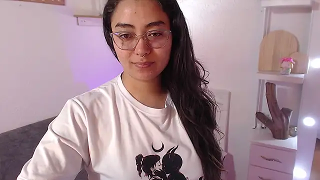  Kim  M online show from November 19, 2025, 12:16 pm