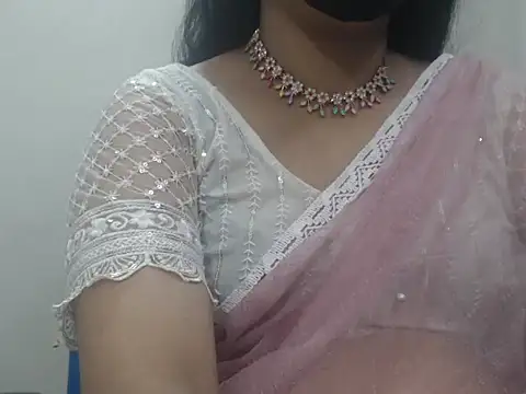 Lovely Siri 23 online show from May 14, 2026, 3:42 pm