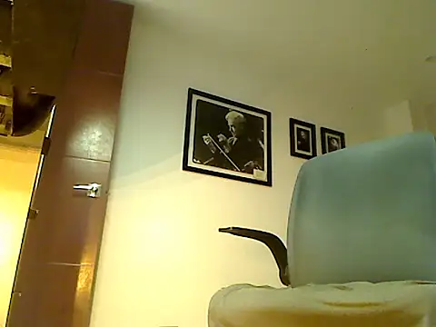 Snapshot of Rakastava chatting on December 21, 2025, 11:27 pm Rakastava online show from December 21, 2025, 11:27 pm