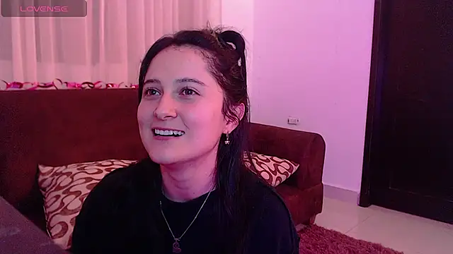 Snapshot of AlissonnFoxx chatting on February 27, 2025, 4:13 am AlissonnFoxx online show from February 27, 2025, 4:13 am