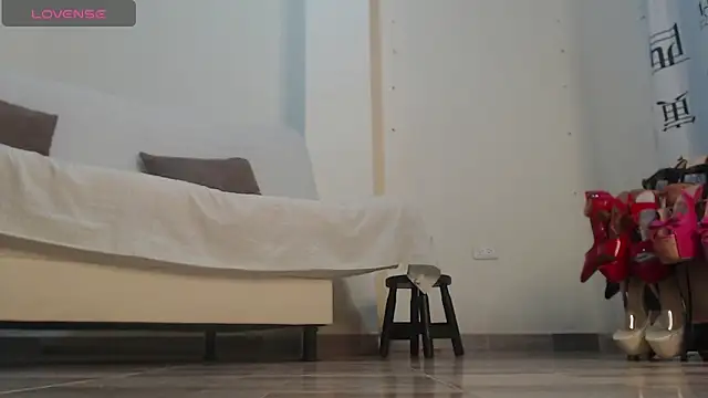 ammarahot7777 online show from November 25, 2025, 12:44 am