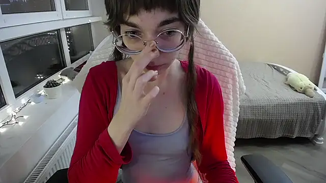 MissLinaDream online show from May 18, 2026, 6:56 pm