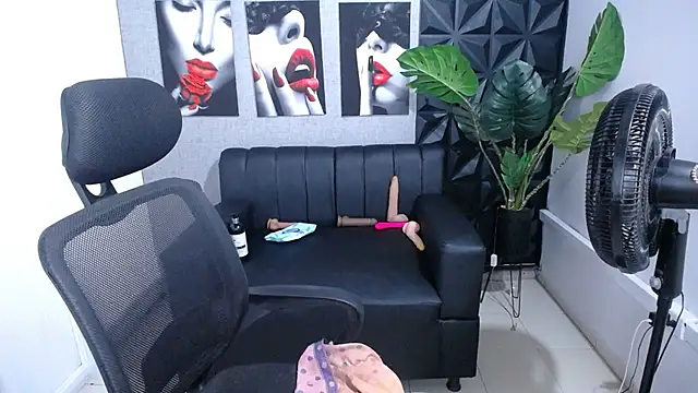 Valentinaa mature online show from May 7, 2026, 5:01 am