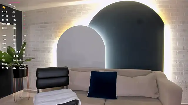 LizzHamilton   online show from March 23, 2026, 7:58 pm