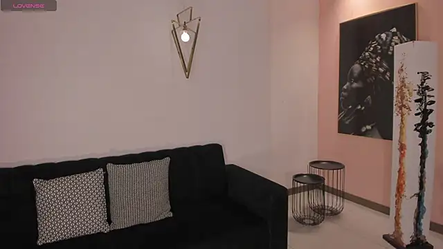 Snapshot of LizzHamilton__ chatting on January 15, 2026, 7:39 pm LizzHamilton online show from January 15, 2026, 7:39 pm