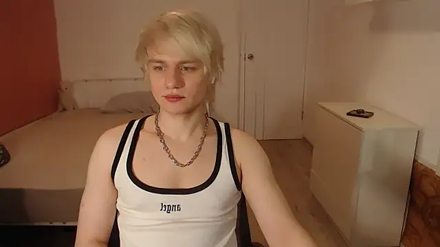 Snapshot of Oliver_sweet_ chatting on February 10, 2026, 12:20 am Oliver sweet online show from February 10, 2026, 12:20 am