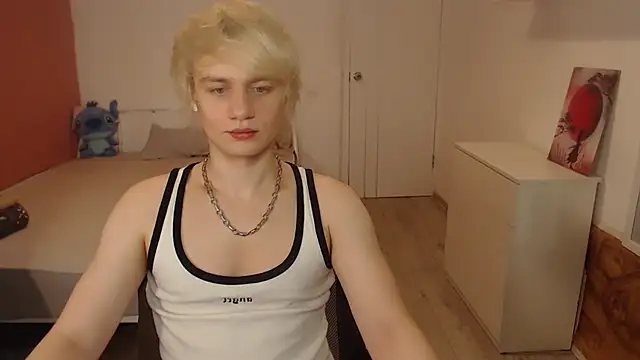 Snapshot of Oliver_sweet_ chatting on March 2, 2026, 12:33 am Oliver sweet online show from March 2, 2026, 12:33 am