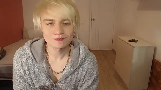 Snapshot of Oliver_sweet_ chatting on January 17, 2026, 1:42 am Oliver sweet online show from January 17, 2026, 1:42 am