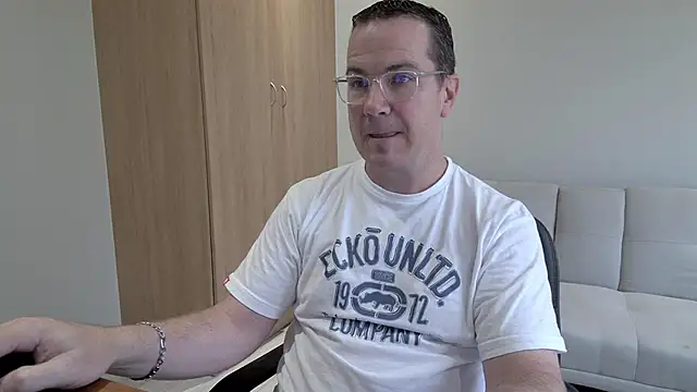 BrettJ81 online show from January 15, 2026, 12:52 pm