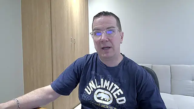 BrettJ81 online show from November 11, 2025, 3:07 pm