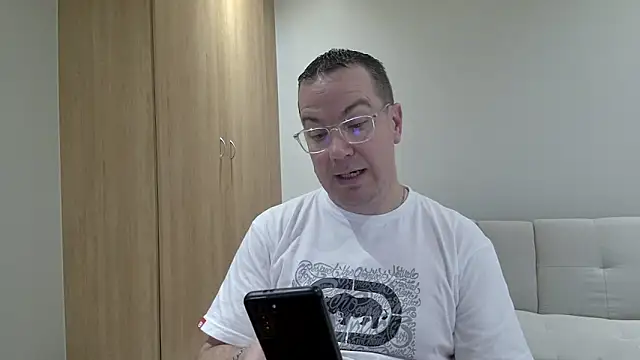 BrettJ81 online show from December 14, 2025, 1:49 pm