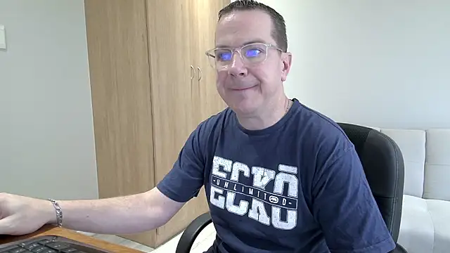 BrettJ81 online show from October 17, 2025, 12:51 pm