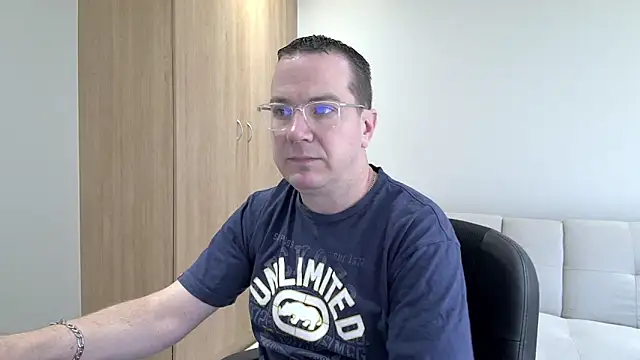 BrettJ81 online show from October 19, 2025, 11:24 am