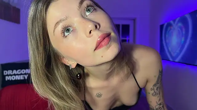 Aliceimhorny online show from February 18, 2025, 5:09 pm