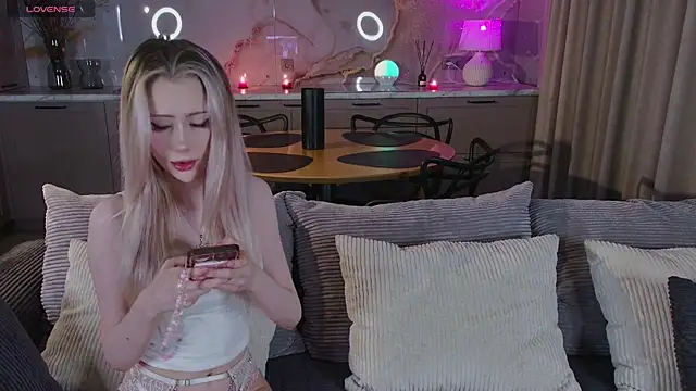 Lexitey online show from November 14, 2025, 7:17 pm