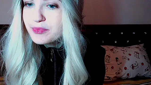 Snapshot of Sara4uu chatting on September 14, 2025, 12:11 am Sara4uu online show from September 14, 2025, 12:11 am