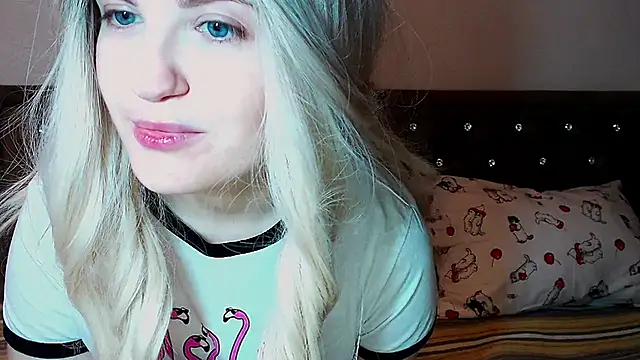 Snapshot of Sara4uu chatting on September 15, 2025, 12:33 am Sara4uu online show from September 15, 2025, 12:33 am