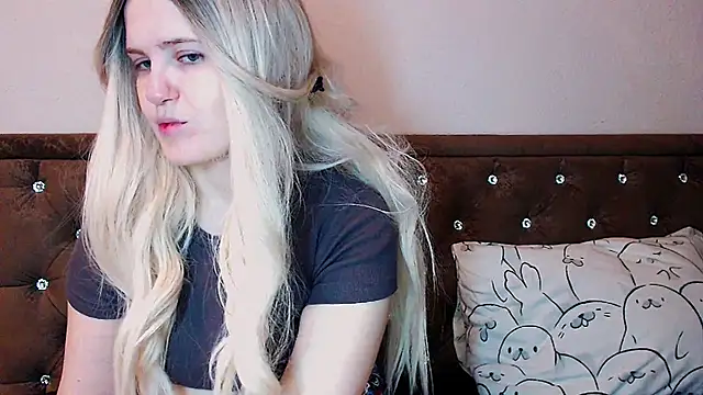 Snapshot of Sara4uu chatting on November 23, 2025, 12:31 am Sara4uu online show from November 23, 2025, 12:31 am