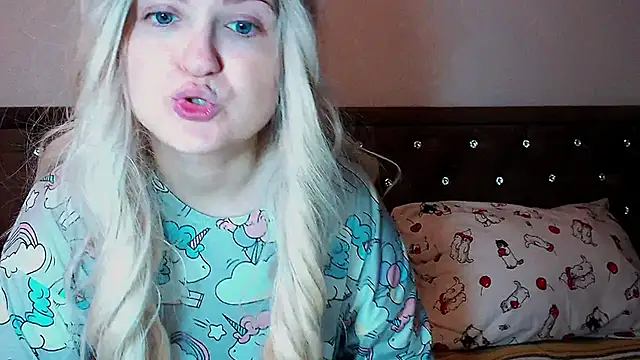 Snapshot of Sara4uu chatting on September 9, 2025, 10:52 pm Sara4uu online show from September 9, 2025, 10:52 pm