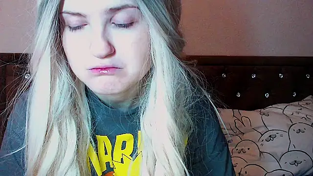 Snapshot of Sara4uu chatting on November 21, 2025, 11:48 pm Sara4uu online show from November 21, 2025, 11:48 pm