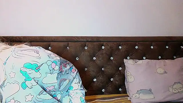 Snapshot of Sara4uu chatting on September 23, 2025, 10:17 pm Sara4uu online show from September 23, 2025, 10:17 pm