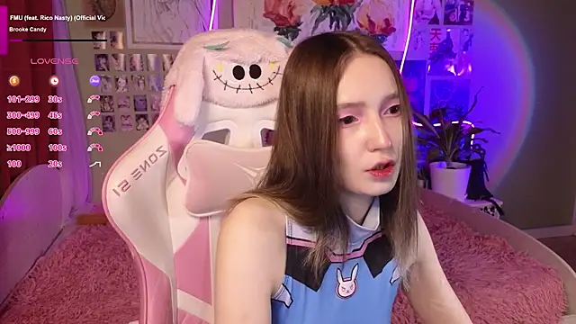 Evie Ro online show from May 9, 2026, 10:35 pm