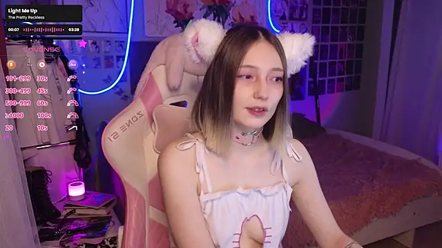 Evie Ro online show from October 13, 2025, 9:59 pm