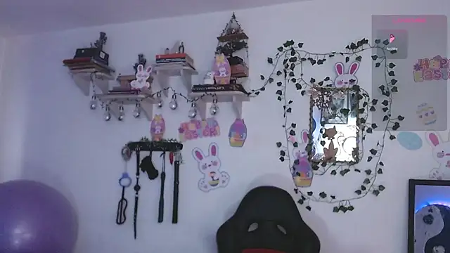 Snapshot of Eve_Blue77 chatting on April 5, 2026, 10:49 pm Eve Blue77 online show from April 5, 2026, 10:49 pm