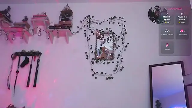 Snapshot of Eve_Blue77 chatting on March 18, 2026, 8:06 am Eve Blue77 online show from March 18, 2026, 8:06 am