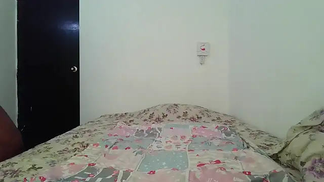 Snapshot of Ashaichious chatting on February 25, 2026, 8:41 pm Ashaichious online show from February 25, 2026, 8:41 pm