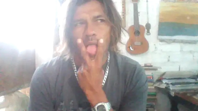 Snapshot of kvr27 chatting on April 3, 2026, 11:38 am kvr27 online show from April 3, 2026, 11:38 am