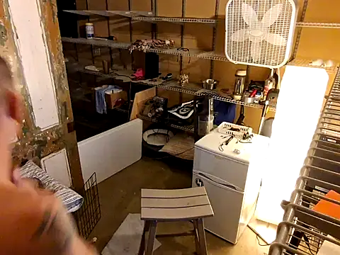 leahcimnikral online show from September 20, 2025, 10:37 pm