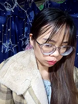   Mai-love19   online show from December 15, 2025, 2:06 am