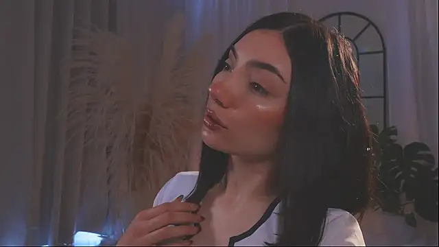 AmyArmstrong online show from November 9, 2025, 2:21 pm