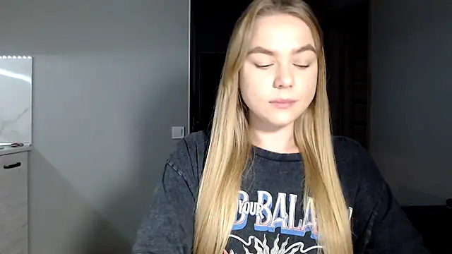 Sunbeam  online show from November 17, 2025, 9:08 pm