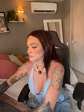 DaniDusan  online show from June 1, 2026, 7:24 pm
