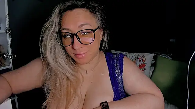 Snapshot of CumOnMy_Tits chatting on April 27, 2026, 1:47 am CumOnMy Tits online show from April 27, 2026, 1:47 am